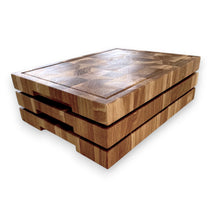 Kép betöltése a galériamegjelenítőbe: VÁGÓDÉSZKA TÖLGYFÁBŐL(BÜTÜS) TÖBB MÉRETBEN