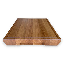 Kép betöltése a galériamegjelenítőbe: VÁGÓDÉSZKA TÖLGYFÁBÓL EGYEDI STÍLUSBAN 410x310x42 MM